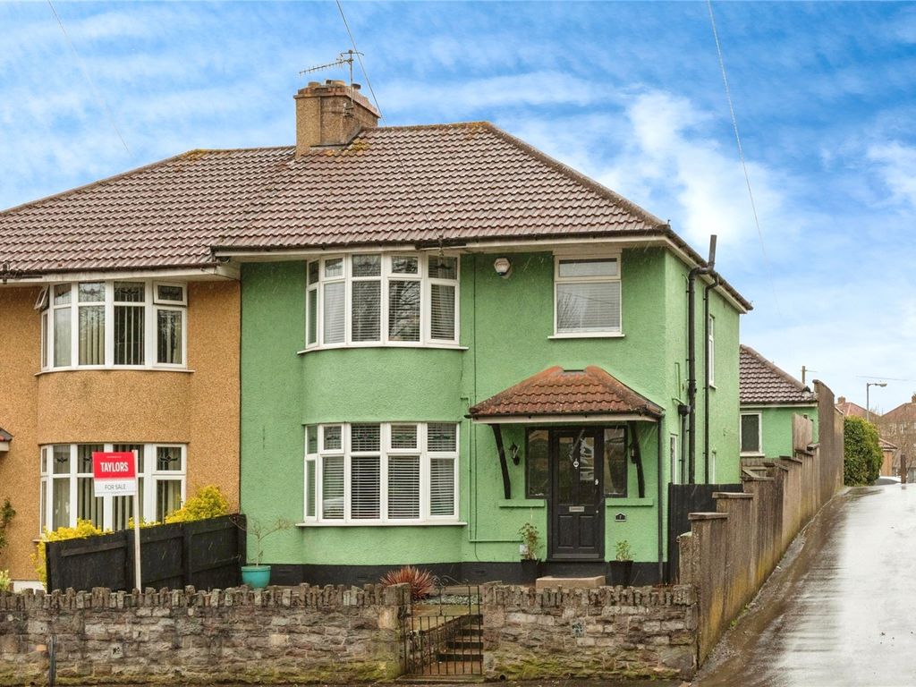 3 bed semidetached house for sale in Church Road,