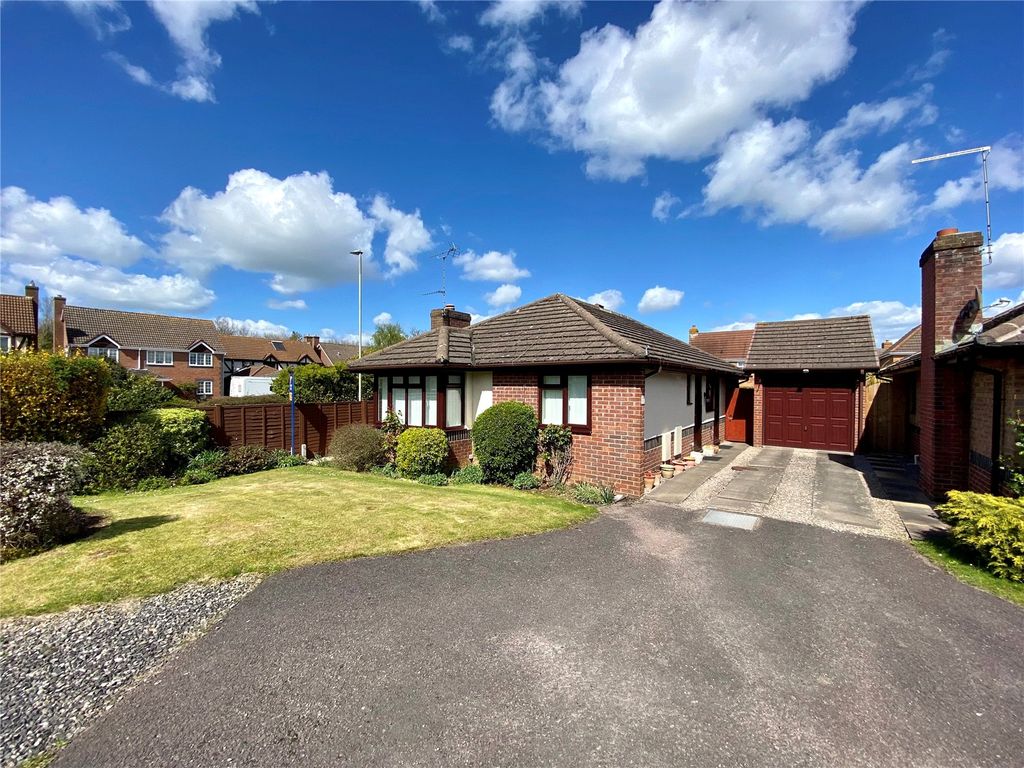 3 bed bungalow for sale in Snead Park, Abbeymead, Gloucester