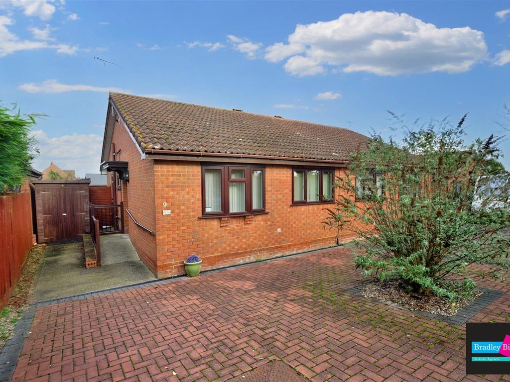 2 bed bungalow for sale in Grantley Close, Ashford, Kent TN23 Zoopla