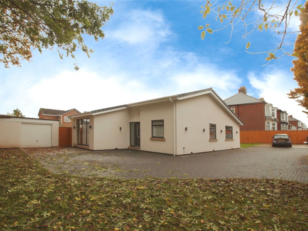 3 bed bungalow for sale in Stockton Road, Darlington, Durham DL1, £