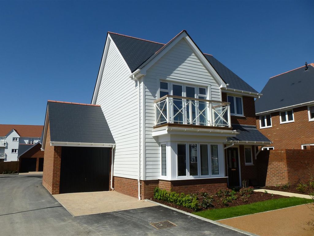 4 bed detached house to rent in Twelve Acres Road, Snodland ME6 Zoopla