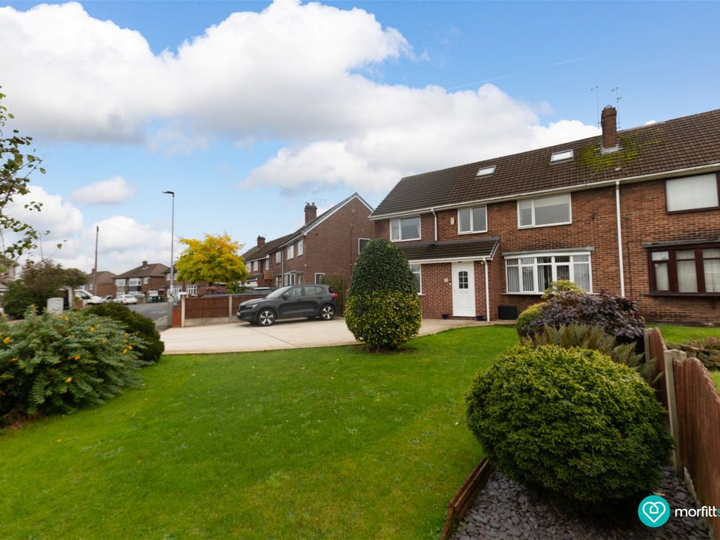 5 bed semidetached house for sale in Manor Crescent, Brinsworth