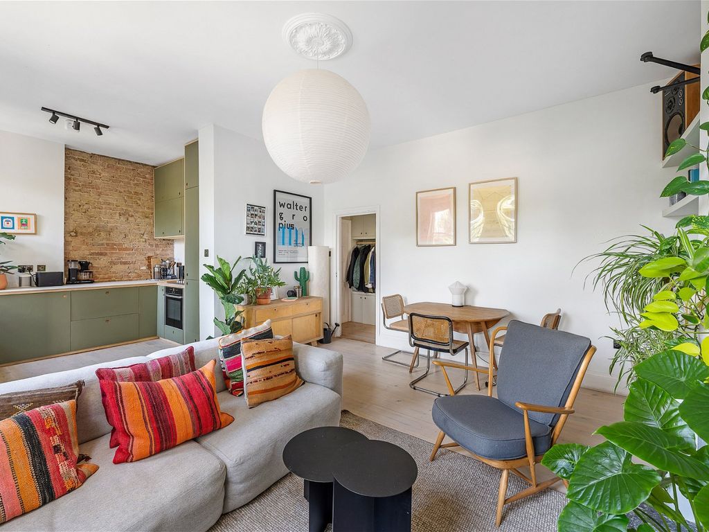 1 bed flat for sale in Lewisham Way, London SE4, £325,000 Zoopla