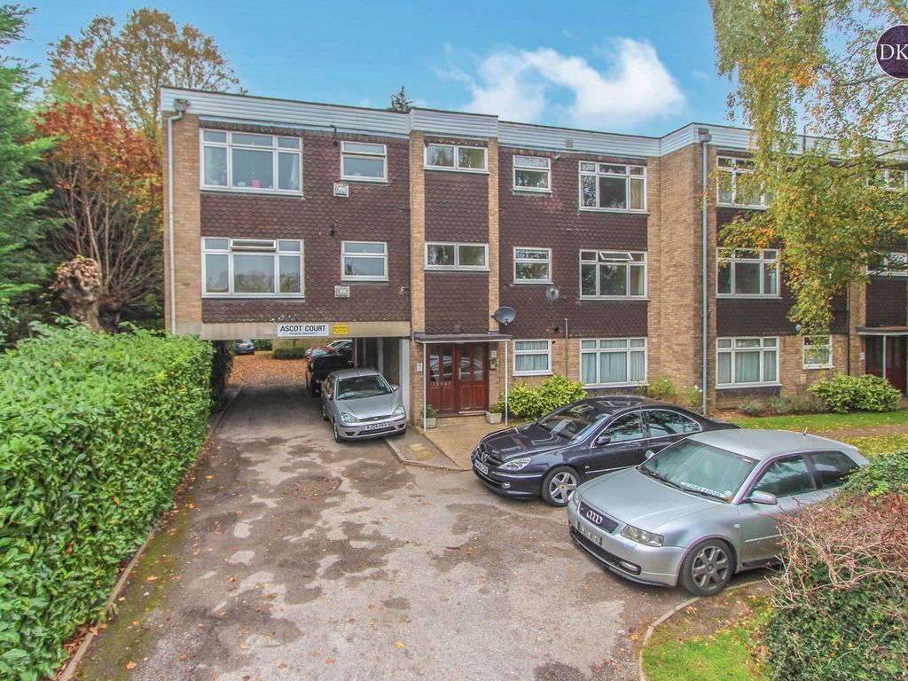 2 bed flat for sale in Ascot Court, Winton Drive, Croxley Green