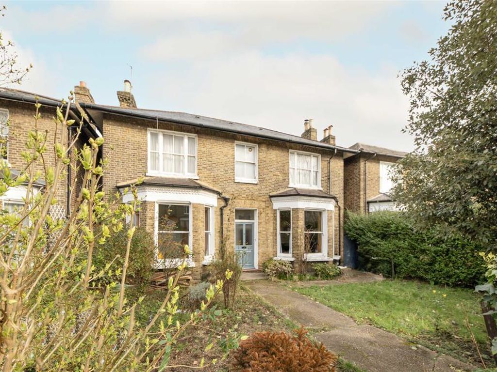 2 bed flat to rent in Southbrook Road, London SE12, £1,850 pcm Zoopla