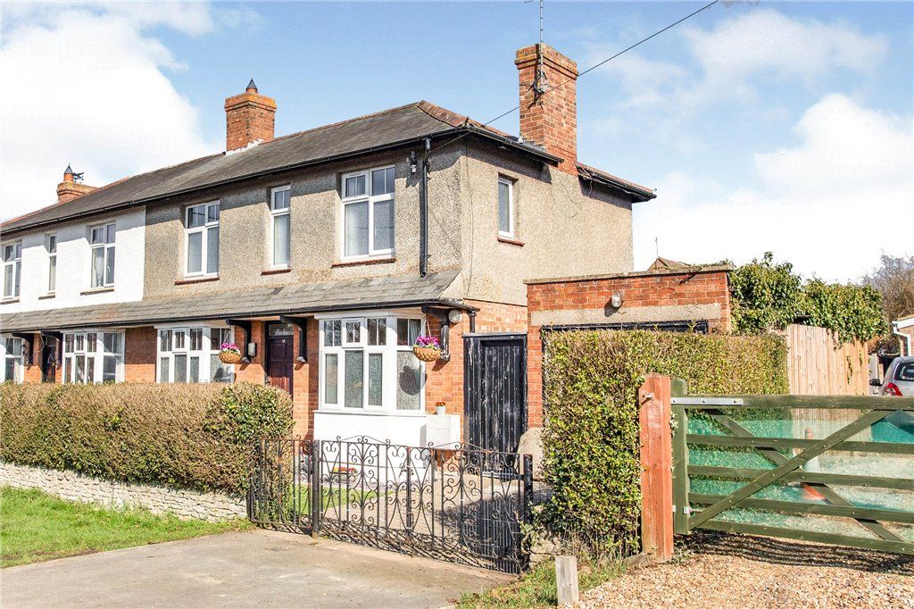 3 bed semidetached house for sale in Chaloners Hill, Steeple Claydon