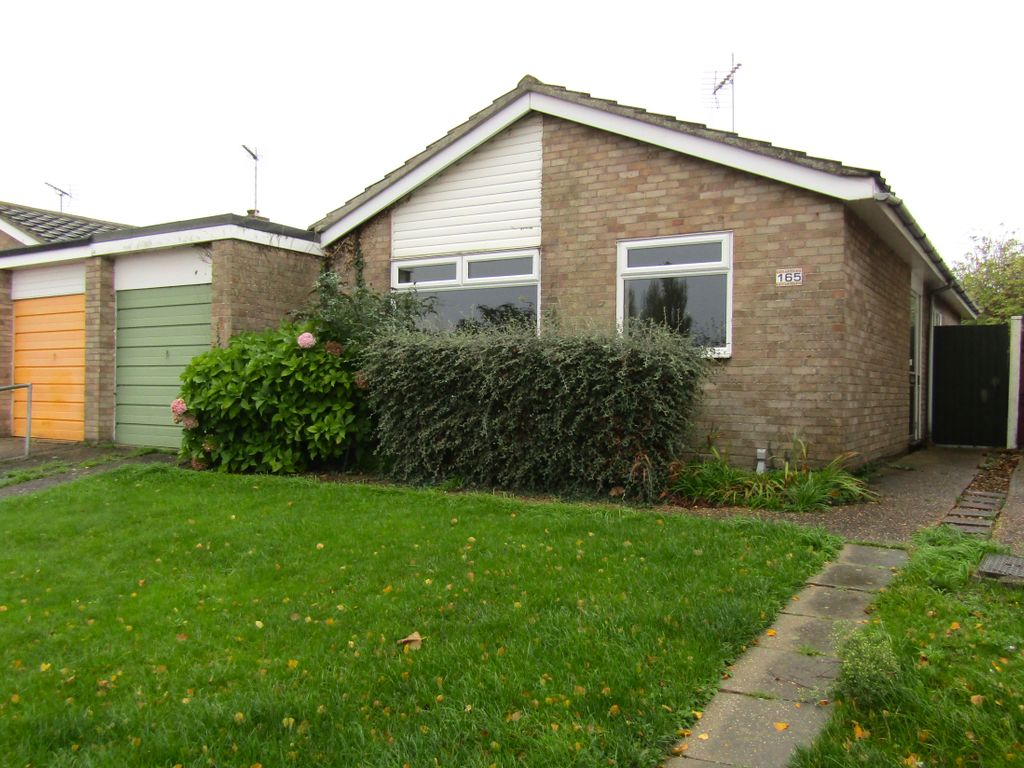 2 bed detached bungalow to rent in Clays Road, Walton On The Naze CO14