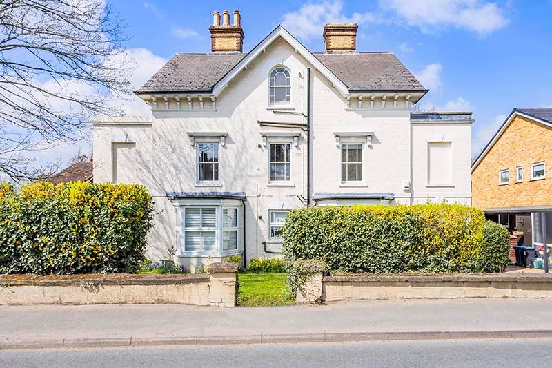 2 bed flat for sale in High Street, Nutfield, Redhill RH1 - Zoopla