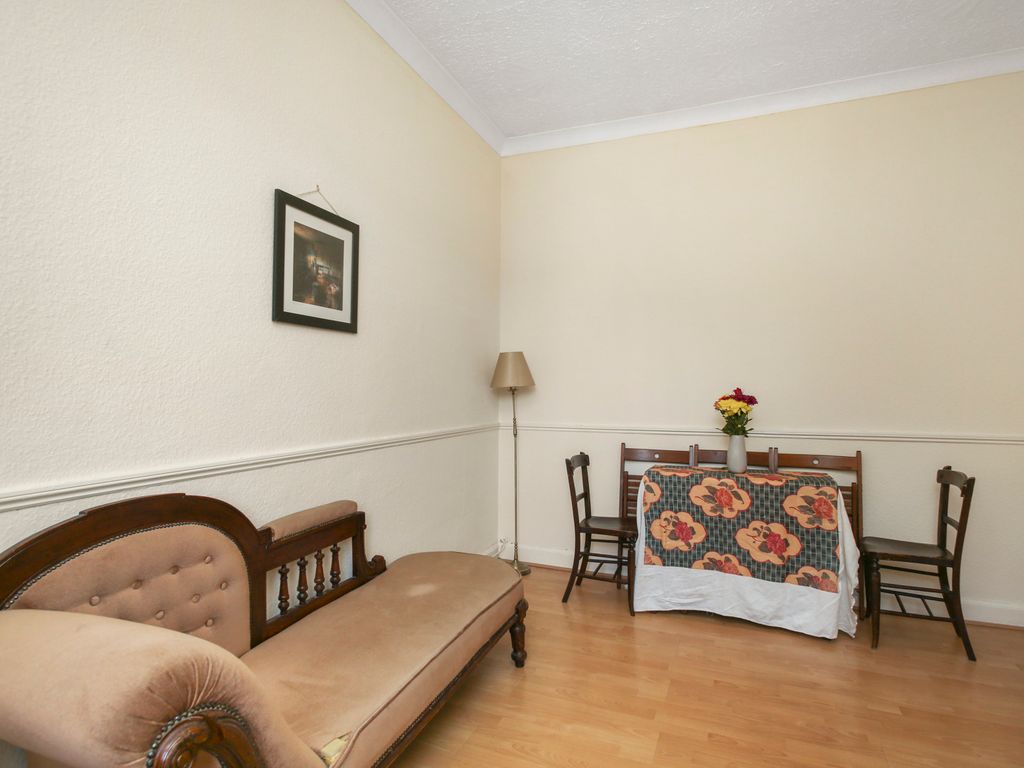 1 bed flat for sale in 4/4 Milton Street, Abbeyhill, Edinburgh EH8, £