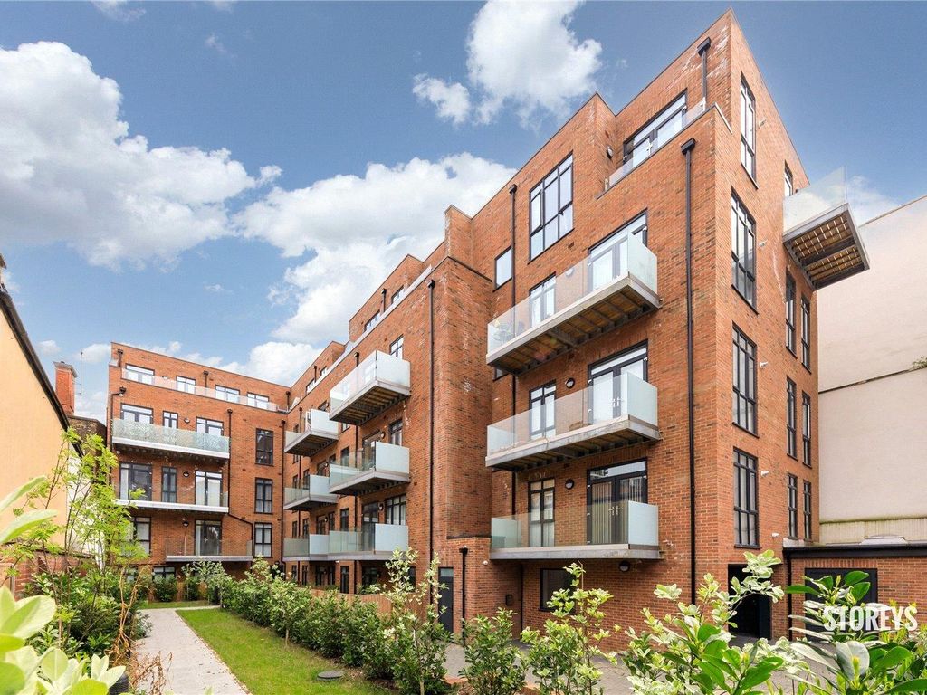 2 bed flat to rent in Clockhouse Avenue, Barking IG11, £1,775 pcm Zoopla