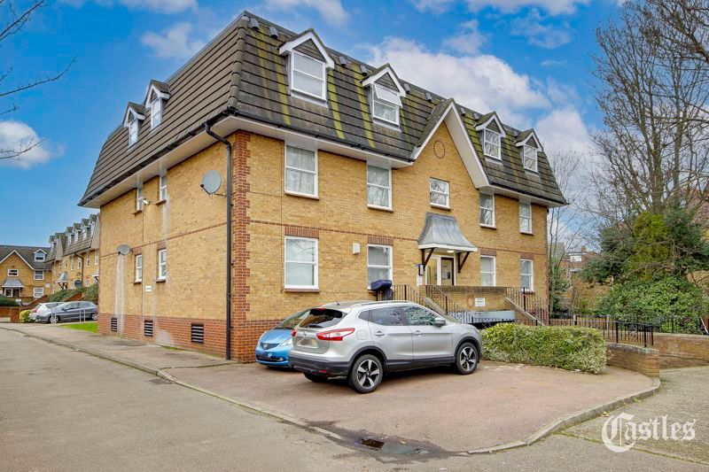 1 bed flat for sale in Millstream Close, Palmers Green N13, £175,000