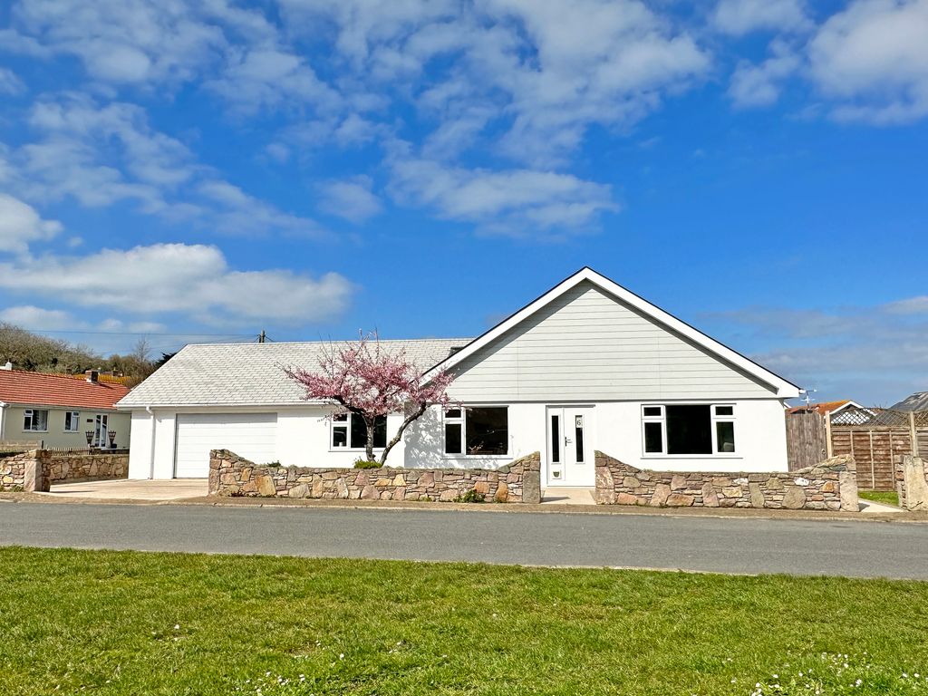 4 bed detached house for sale in Rue Du Beaumont, Alderney GY9, £
