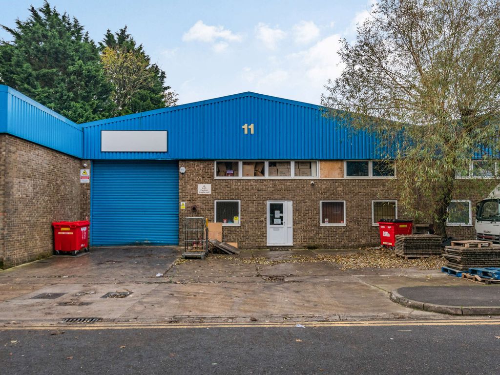 Industrial to let in Unit 11 Headlands Trading Estate, Headlands Grove