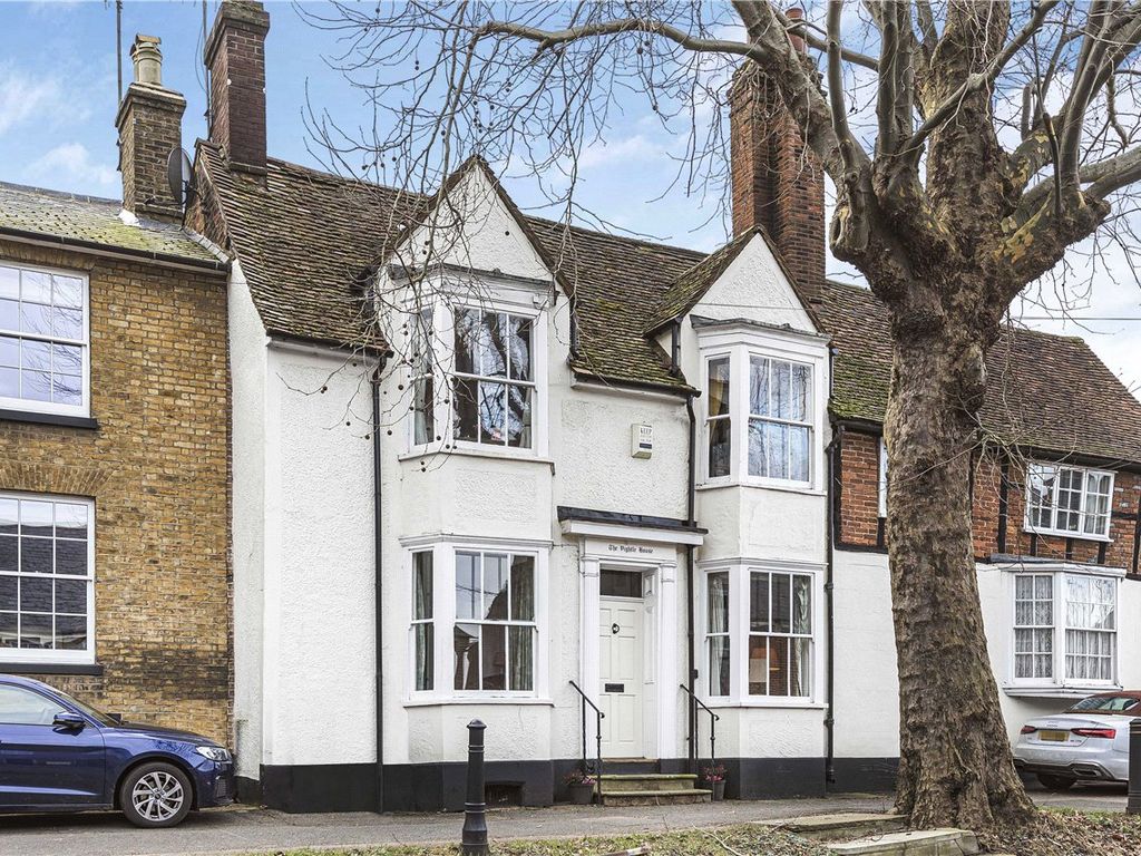 3 bed terraced house for sale in High Street, Berkhamsted