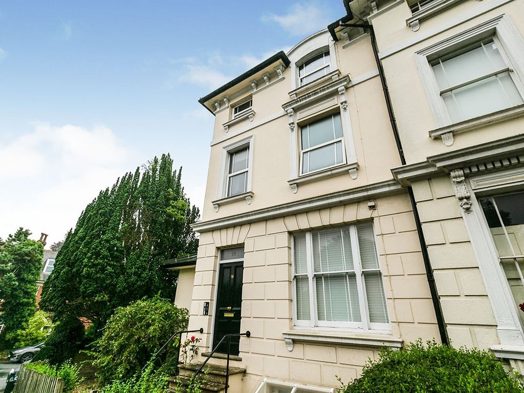 2 bed flat to rent in Church Road, Southborough, Tunbridge Wells, Kent