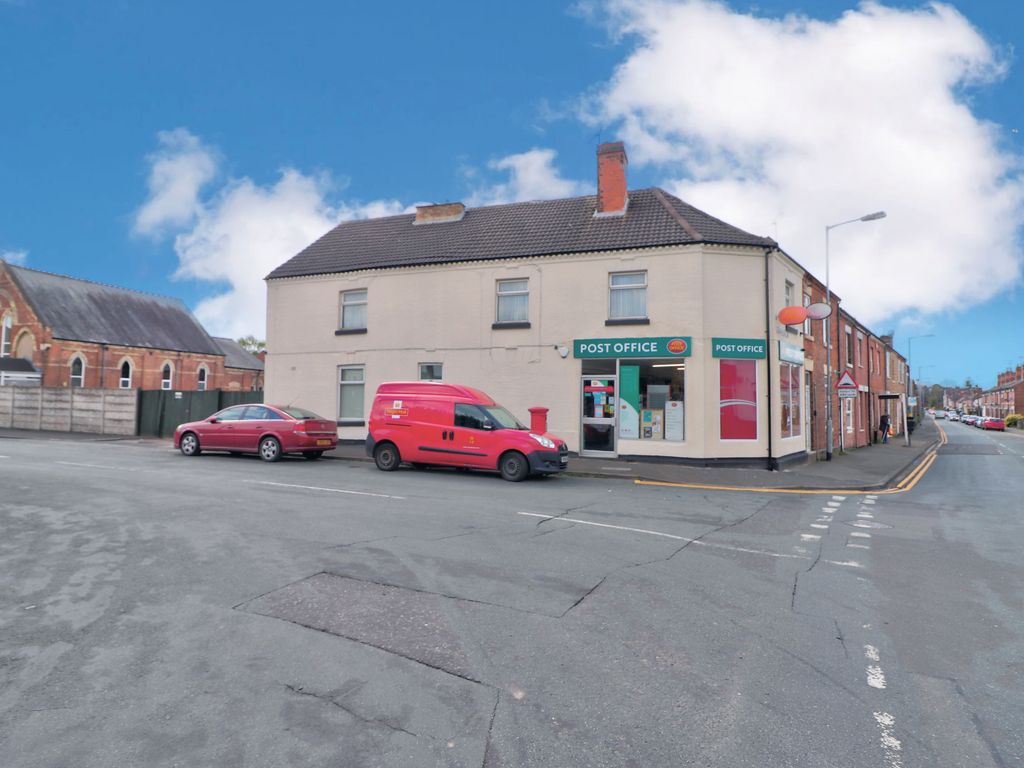 5 bed terraced house for sale in Bearwood Hill Road, BurtonOnTrent