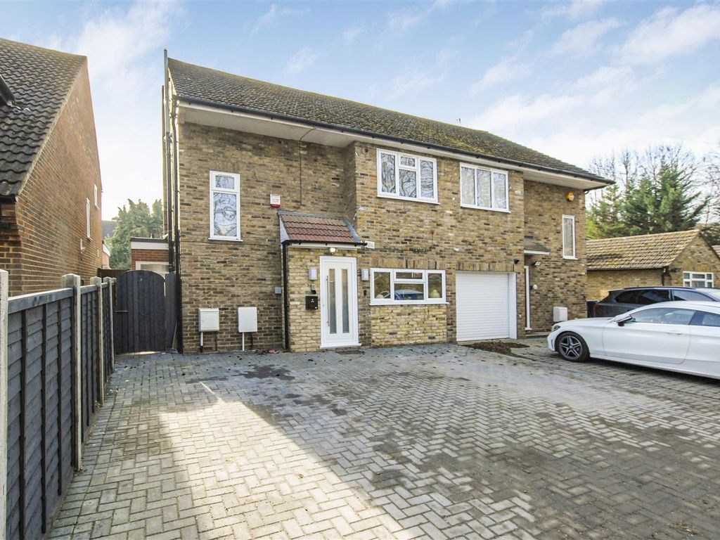 4 bed semidetached house for sale in The Avenue, Cowley, Uxbridge UB8