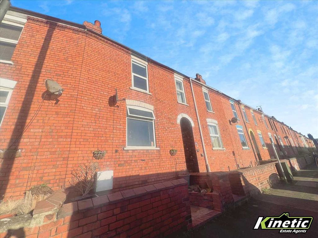 2 bed terraced house for sale in Yarborough Road, Lincoln LN1, £175,000