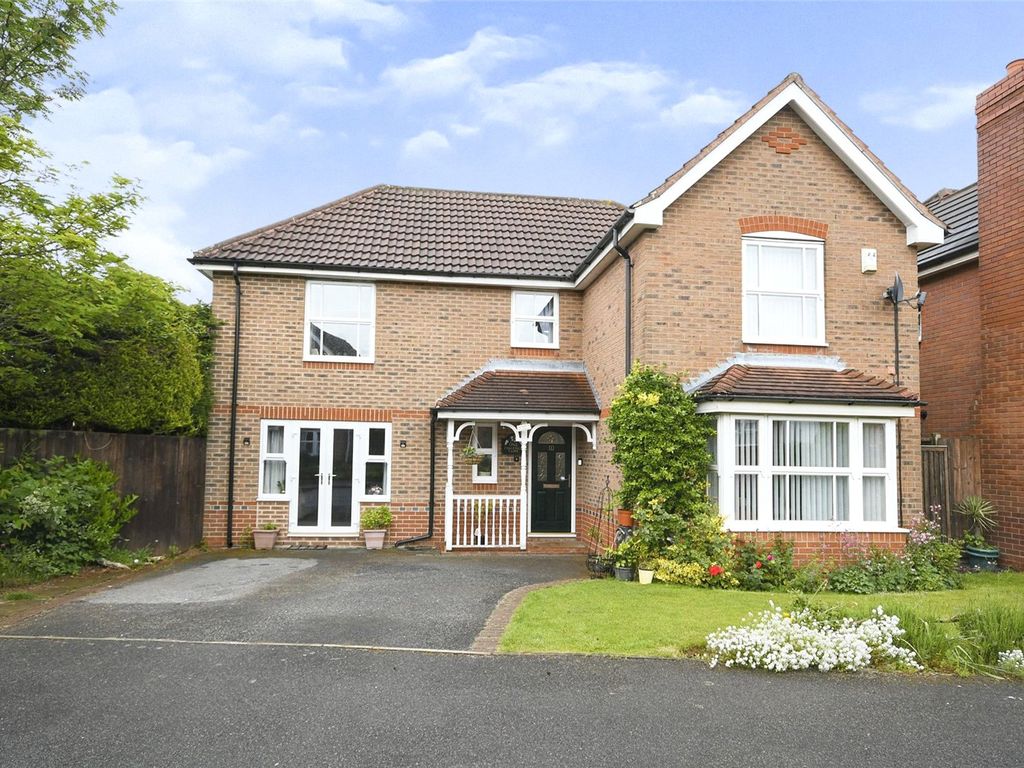 4 bed detached house for sale in Coalfield Close, SuttonInAshfield