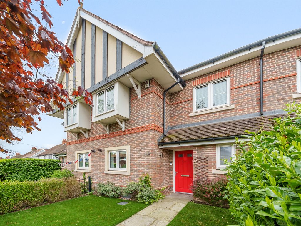 4 bed terraced house for sale in Woodlands Park Road, Maidenhead SL6 Zoopla