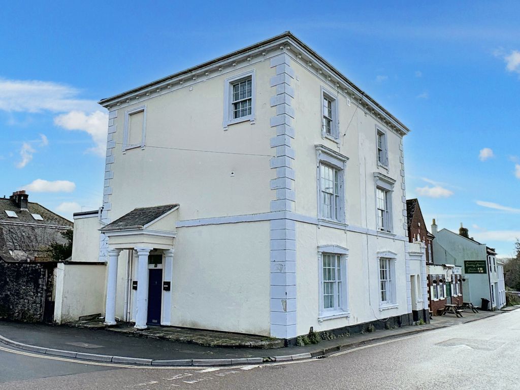 1 bed flat for sale in Highweek Road, Newton Abbot TQ12, £82,000 Zoopla