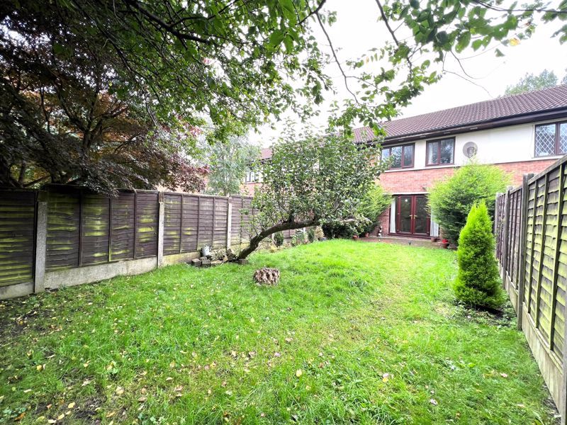 3 bed terraced house to rent in West King Street, Salford M3, £1,495