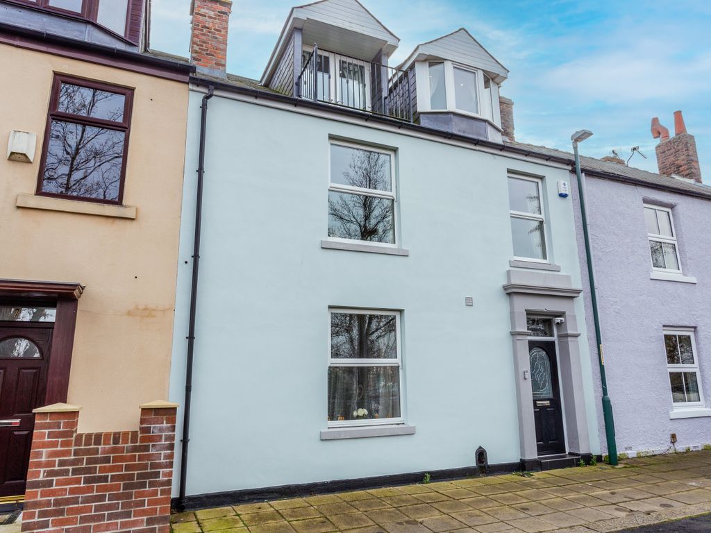 3 bed town house for sale in Greens Place, South Shields, Tyne And Wear
