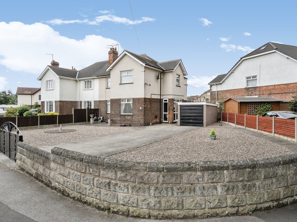 4 bed semidetached house for sale in Shrewsbury Road, Bircotes