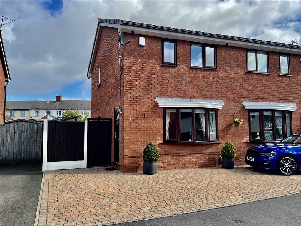 2 bed semidetached house for sale in Kestrel Grove, Coppice Farm