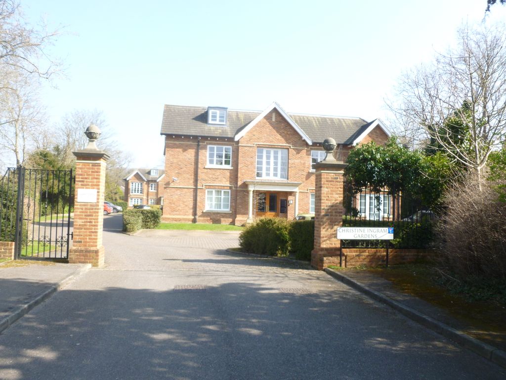 2 bed flat to rent in Christine Ingram Gardens, Bracknell RG42, £1,385