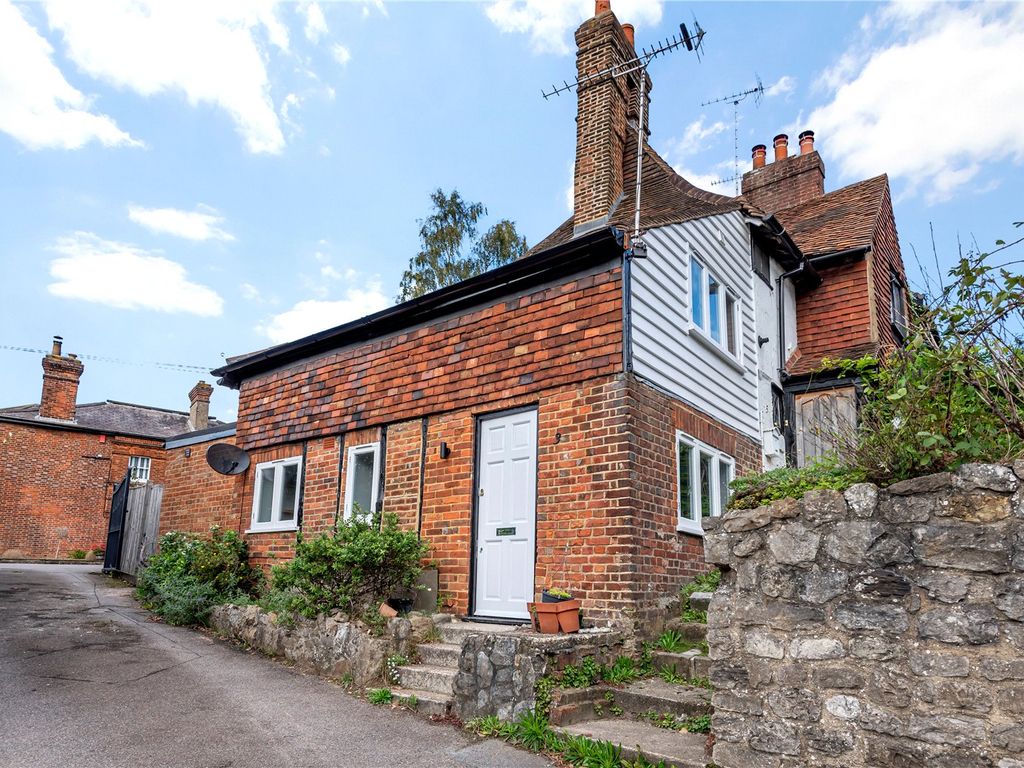 2 bed end terrace house to rent in Maidstone Road, Sevenoaks, Kent TN13