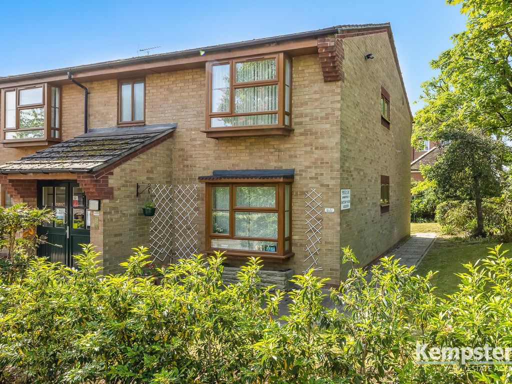 1 bed flat for sale in Palmers Drive, Grays RM17 Zoopla