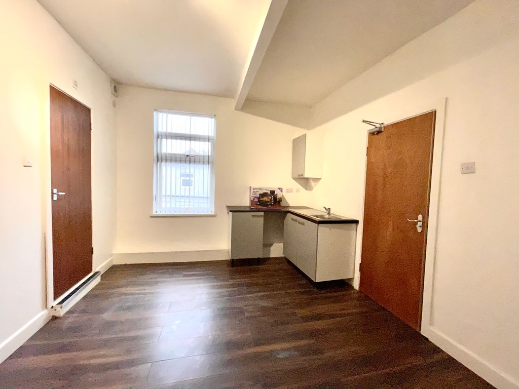 Studio to rent in Stratford Road, Sparkhill, Birmingham B11 Zoopla