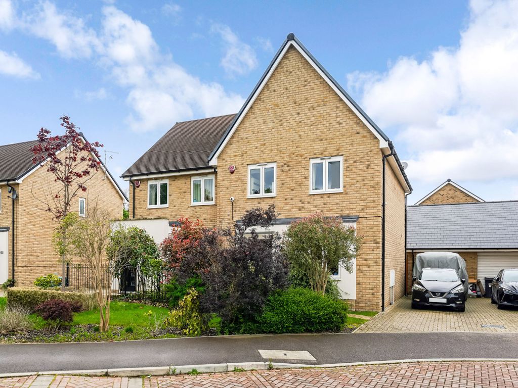 3 bed semidetached house for sale in St. Marys Lane, Harlow CM20, £