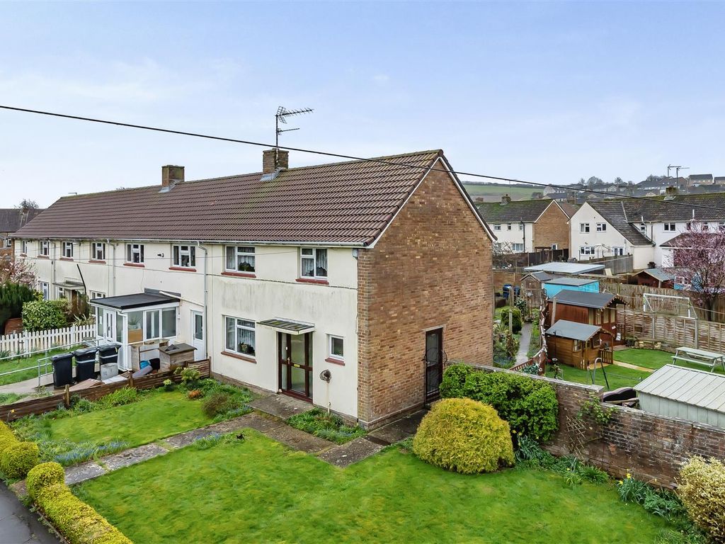 3 bed end terrace house for sale in Orchard Vale, Ilminster TA19, £