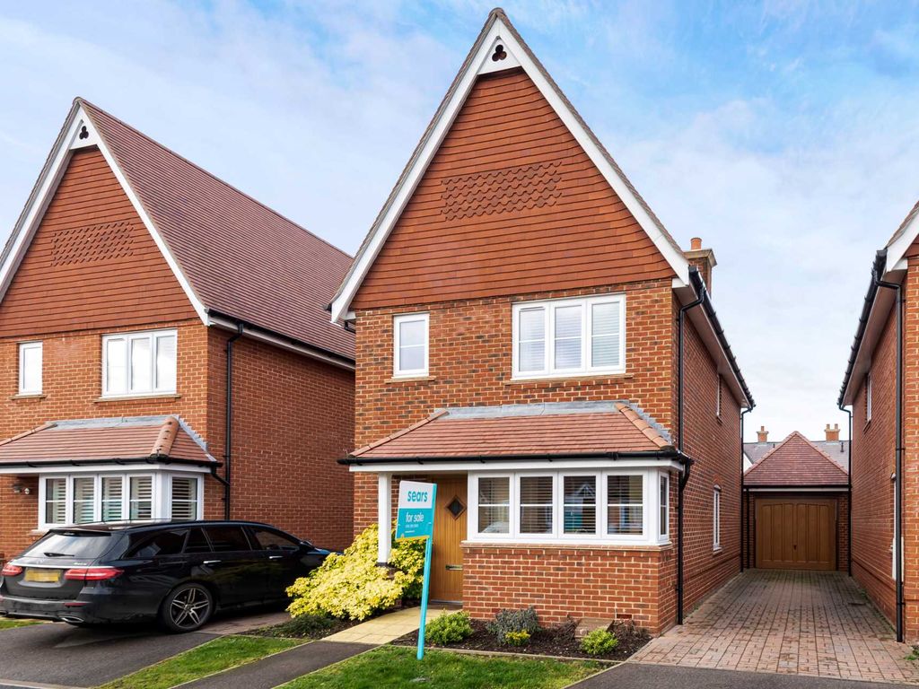 3 bed detached house to rent in Chambers Way, Wokingham RG40 Zoopla