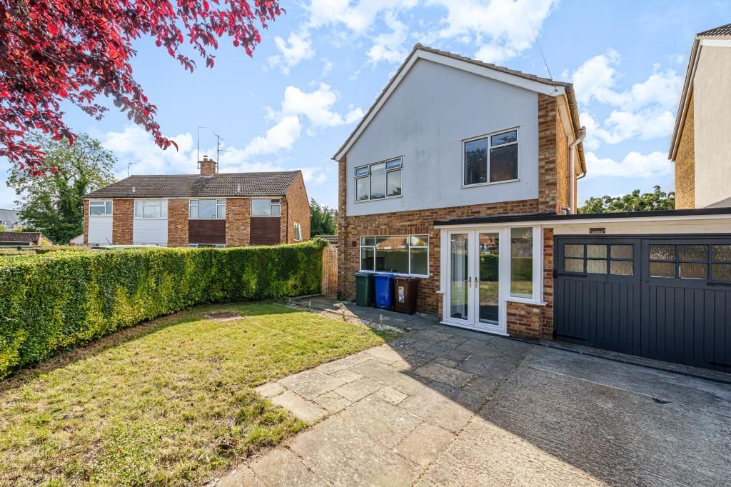 3 bed detached house for sale in Fallowfields, Bicester OX26, £375,000 Zoopla