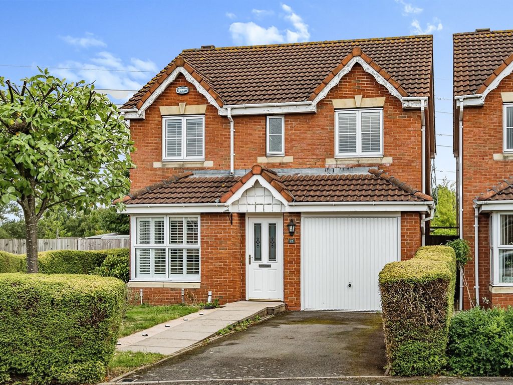 4 bed detached house for sale in Addington Way, Tividale, Oldbury B69