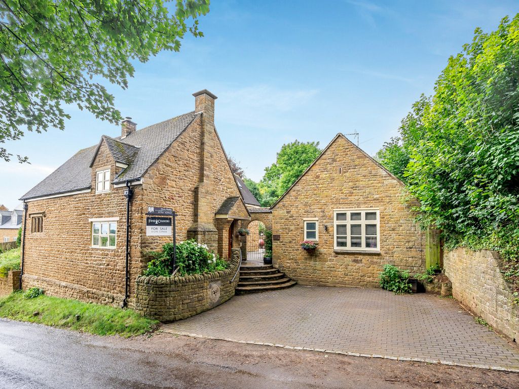 4 bed detached house for sale in Millers Lane, Hornton, Banbury