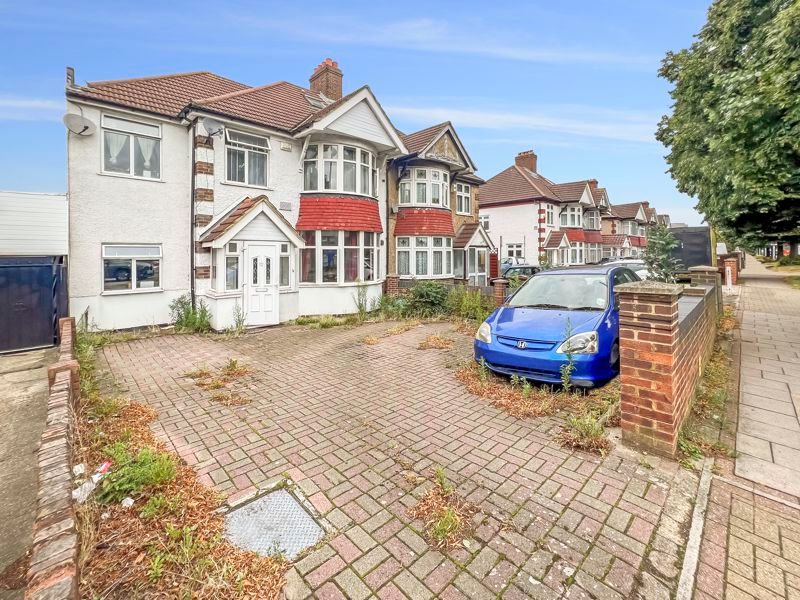 6 bed semidetached house for sale in Great West Road, Hounslow TW5, £