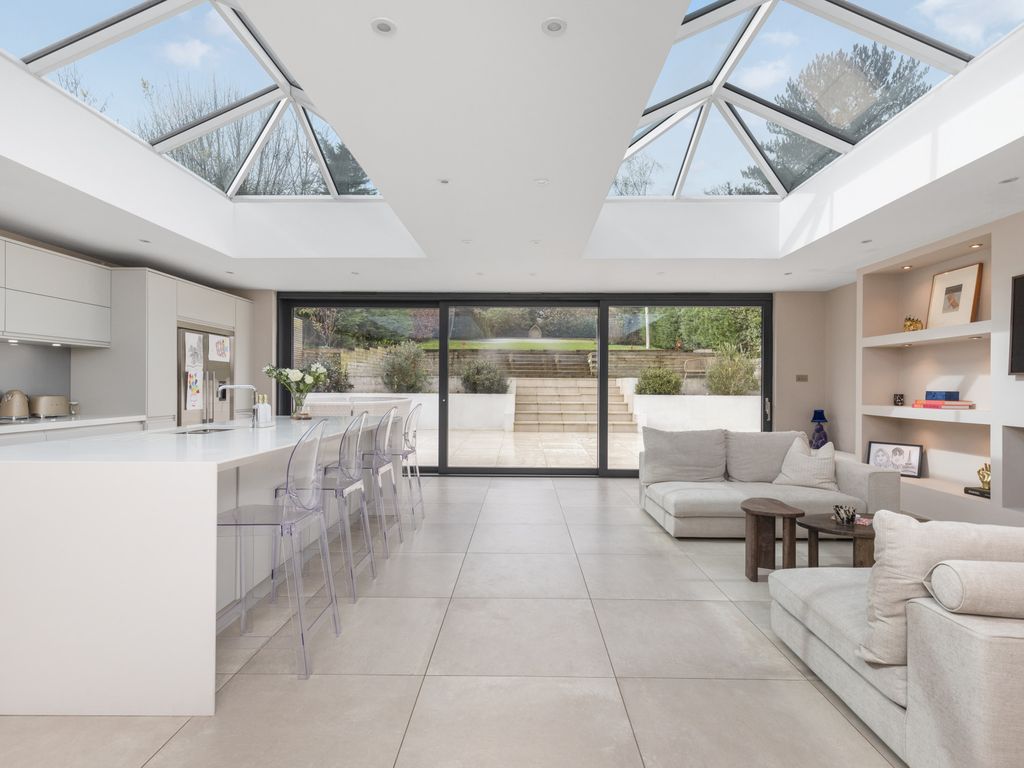 3 bed detached house for sale in Reigate Road, Epsom, Surrey KT17, £