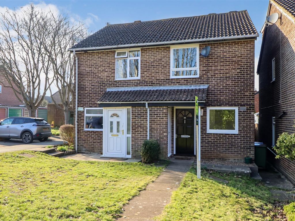 2 bed semidetached house for sale in Drake Close, Horsham RH12 Zoopla