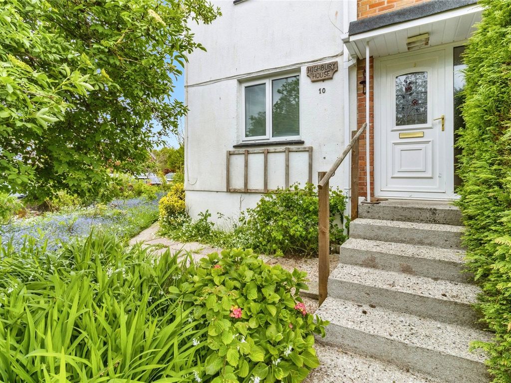 2 bed end terrace house for sale in Parkers Close, Totnes, Devon TQ9, £