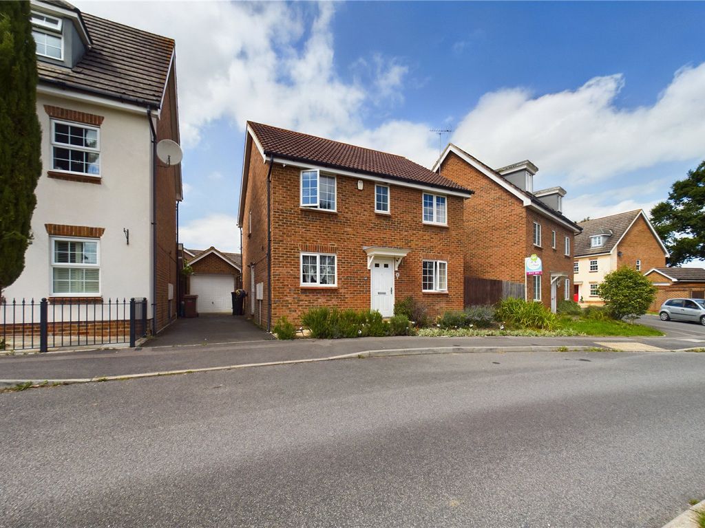 4 bed detached house to rent in Beatty Rise, Spencers Wood, Reading