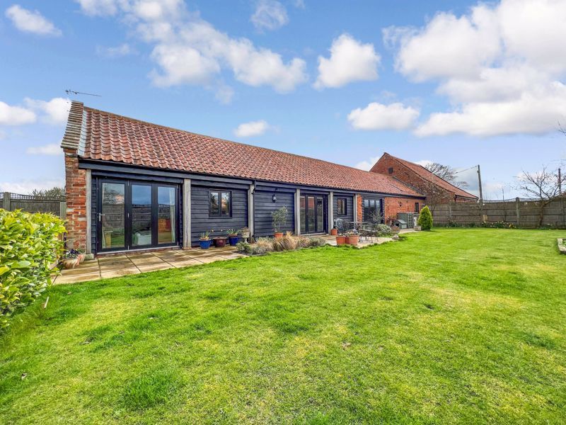 2 bed barn conversion for sale in Brightmere Road, Hickling, Norwich