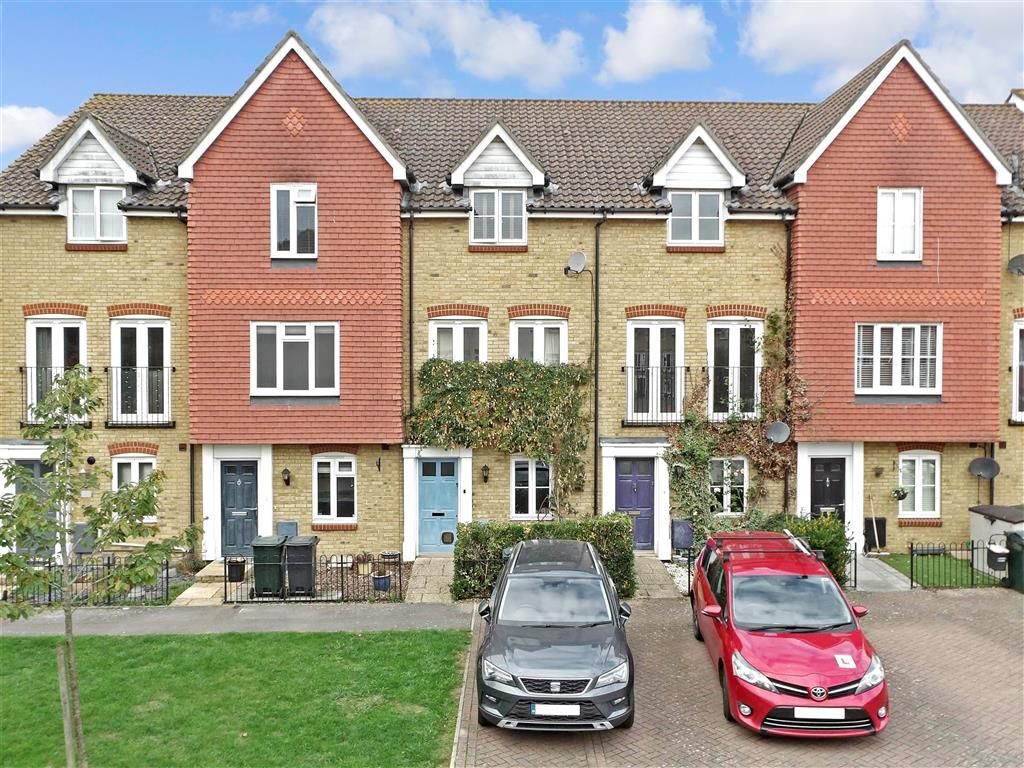 3 bed town house for sale in Alderney Way, Kennington, Ashford, Kent