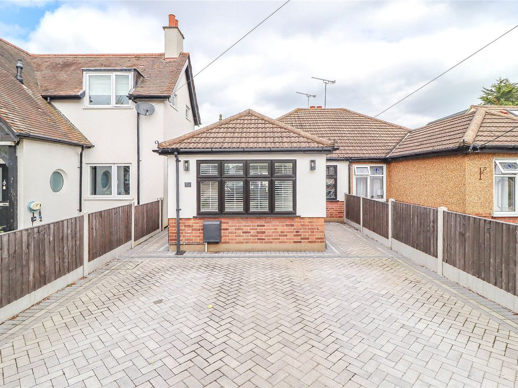 2 bed bungalow for sale in Kings Gardens, Upminster RM14, £525,000 Zoopla
