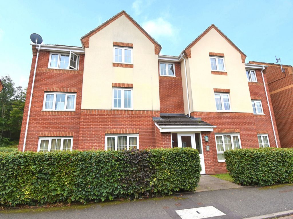 2 bed flat for sale in Unitt Drive, Cradley Heath, West Midlands B64