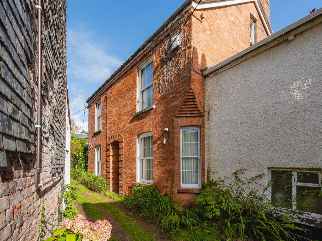 3 bed semidetached house for sale in Western Road, Crediton EX17, £
