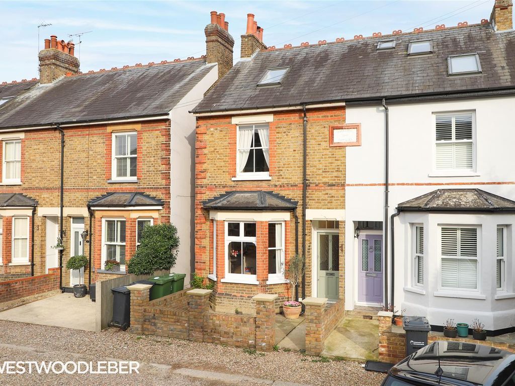 3 bed semidetached house for sale in Century Road, Hoddesdon EN11, £